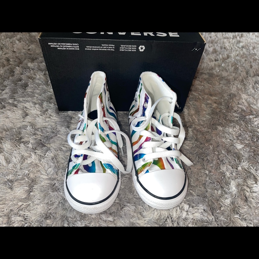 toddler Rainbow 🌈 converse’s